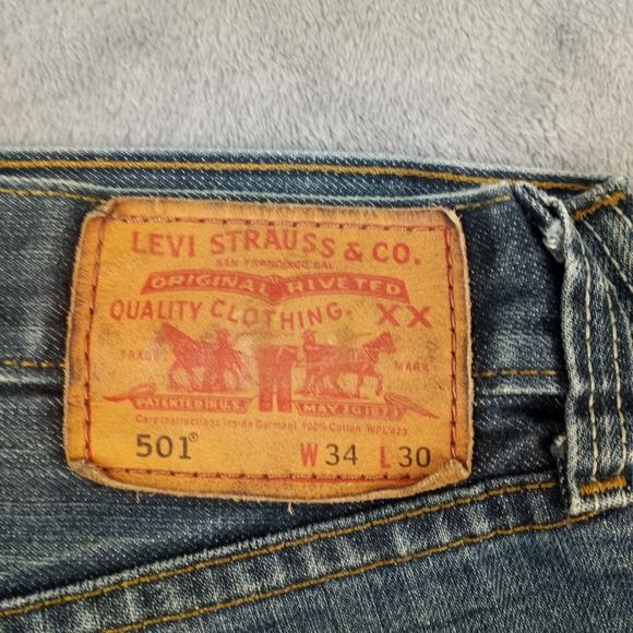 Levis Men's 501 Blue Denim Jeans Size 34x30 - Picture 3 of 9